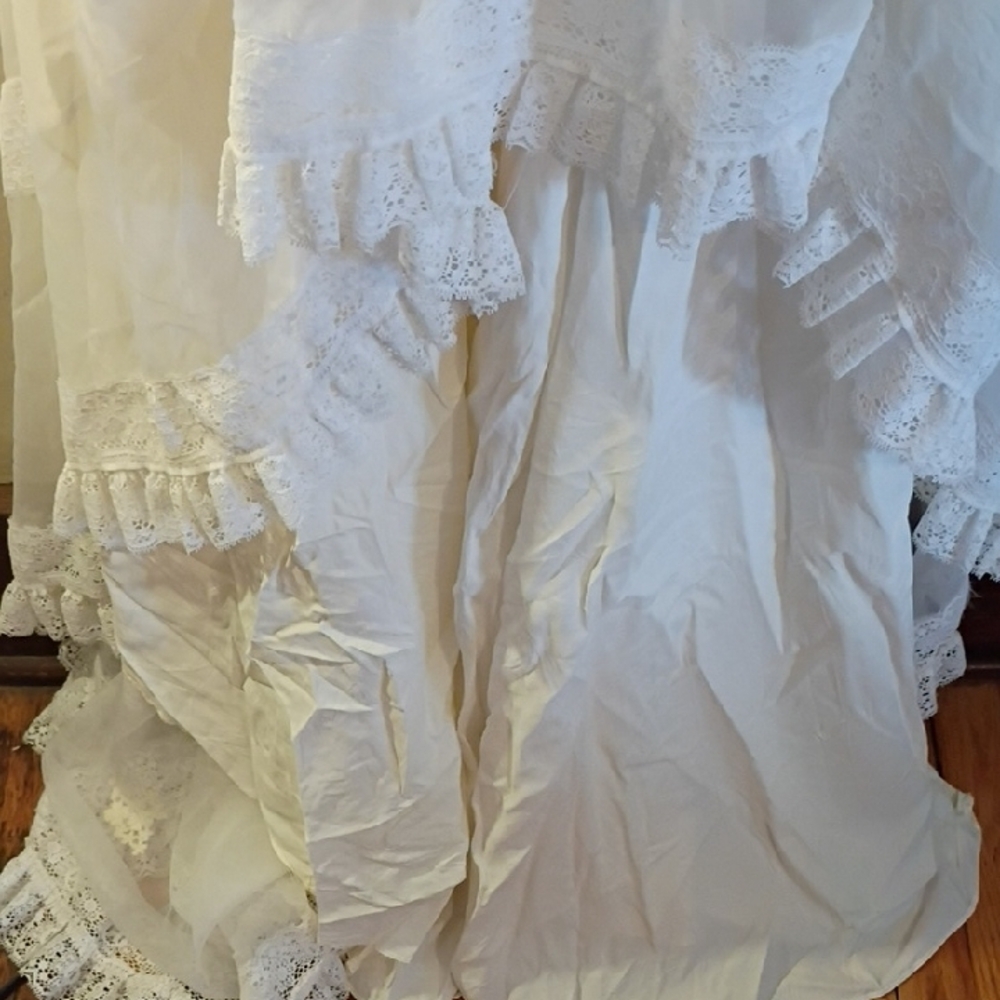 Handmade Elegant White Lace Vintage Wedding Dress. 3 Foot Long Train . - Picture 3 of 15